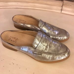 Women’s Naturalizer Silver Mules